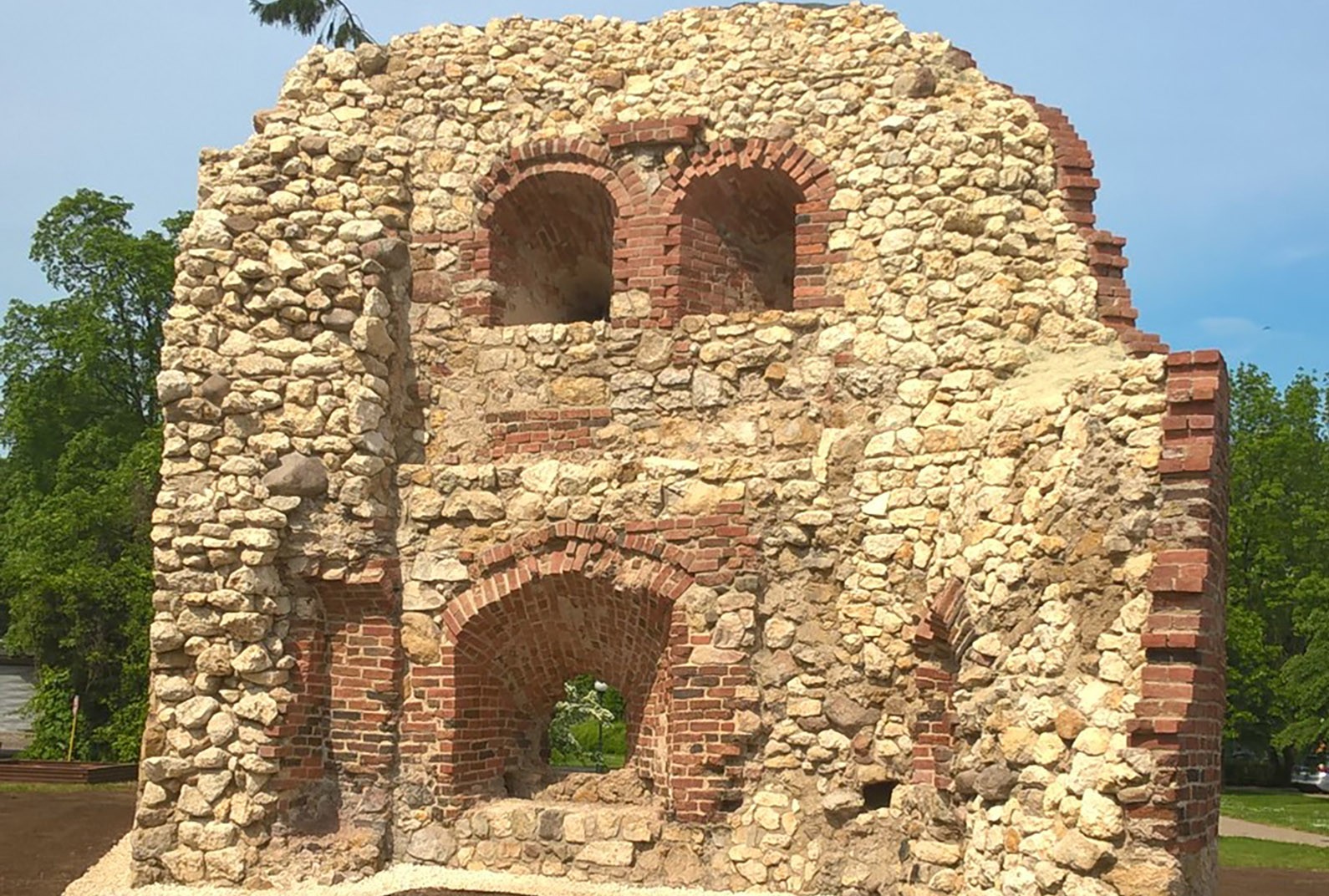 
RENOWACJA ZABYTKÓW 
Alta Sp. z o.o.
Galeria  Kontakt 
