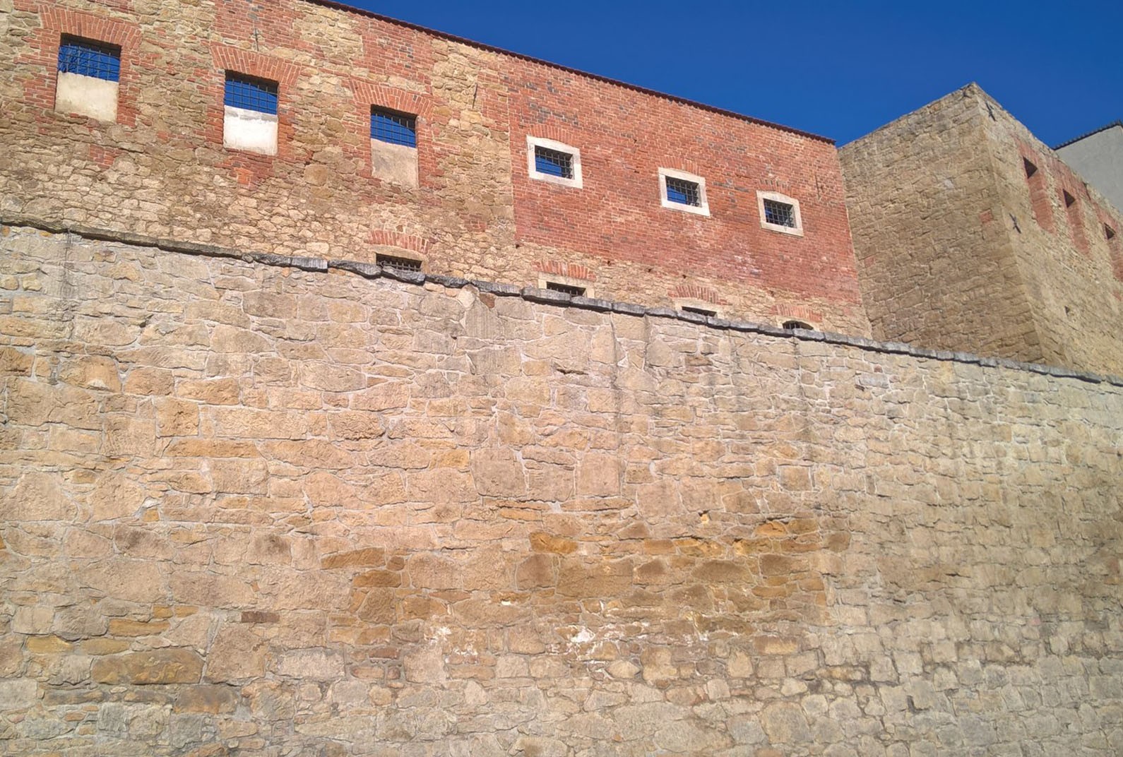 
RENOWACJA ZABYTKÓW 
Alta Sp. z o.o.
Galeria  Kontakt 
