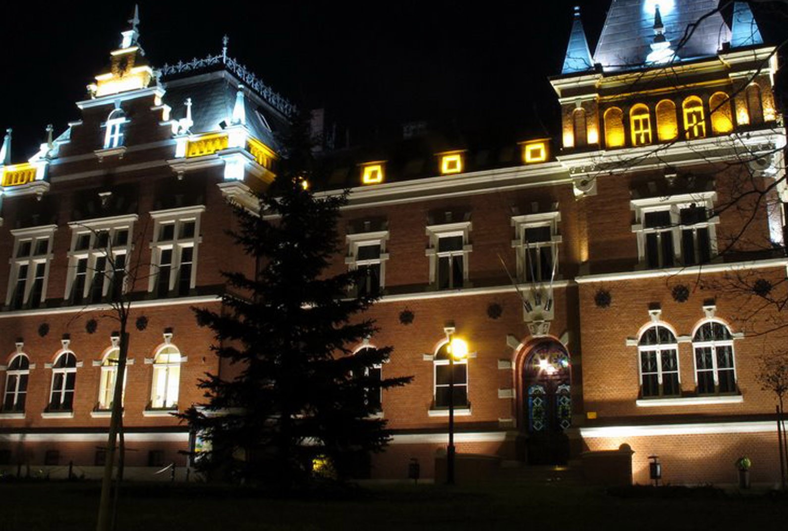 
RENOWACJA ZABYTKÓW 
Alta Sp. z o.o.
Galeria  Kontakt 
